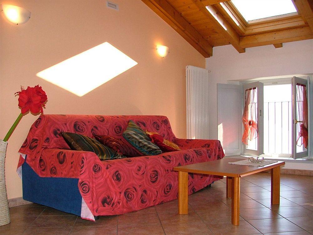 Residence Celeste Mezzegra Eksteriør bilde